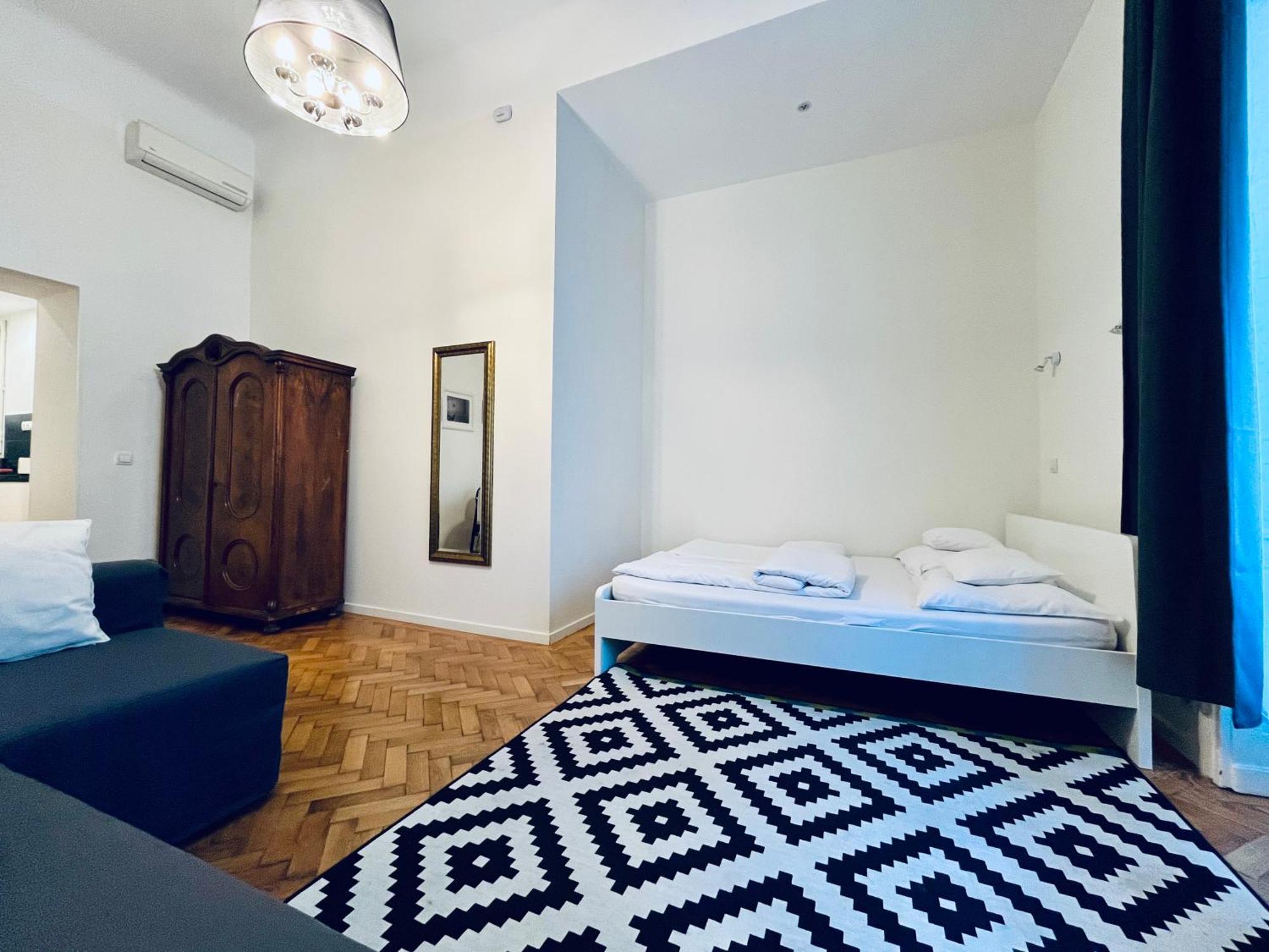 Tatra 4 Studios Budapest Room photo